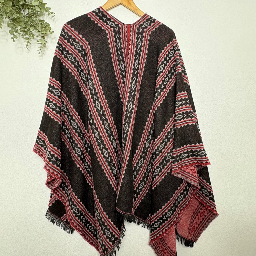Marc New York Andrew Marc Black Red Geometric Southwestern Fringe Poncho Wrap OS - Picture 7 of 7